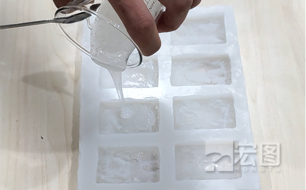 硅膠模具能倒液體硅膠嗎？