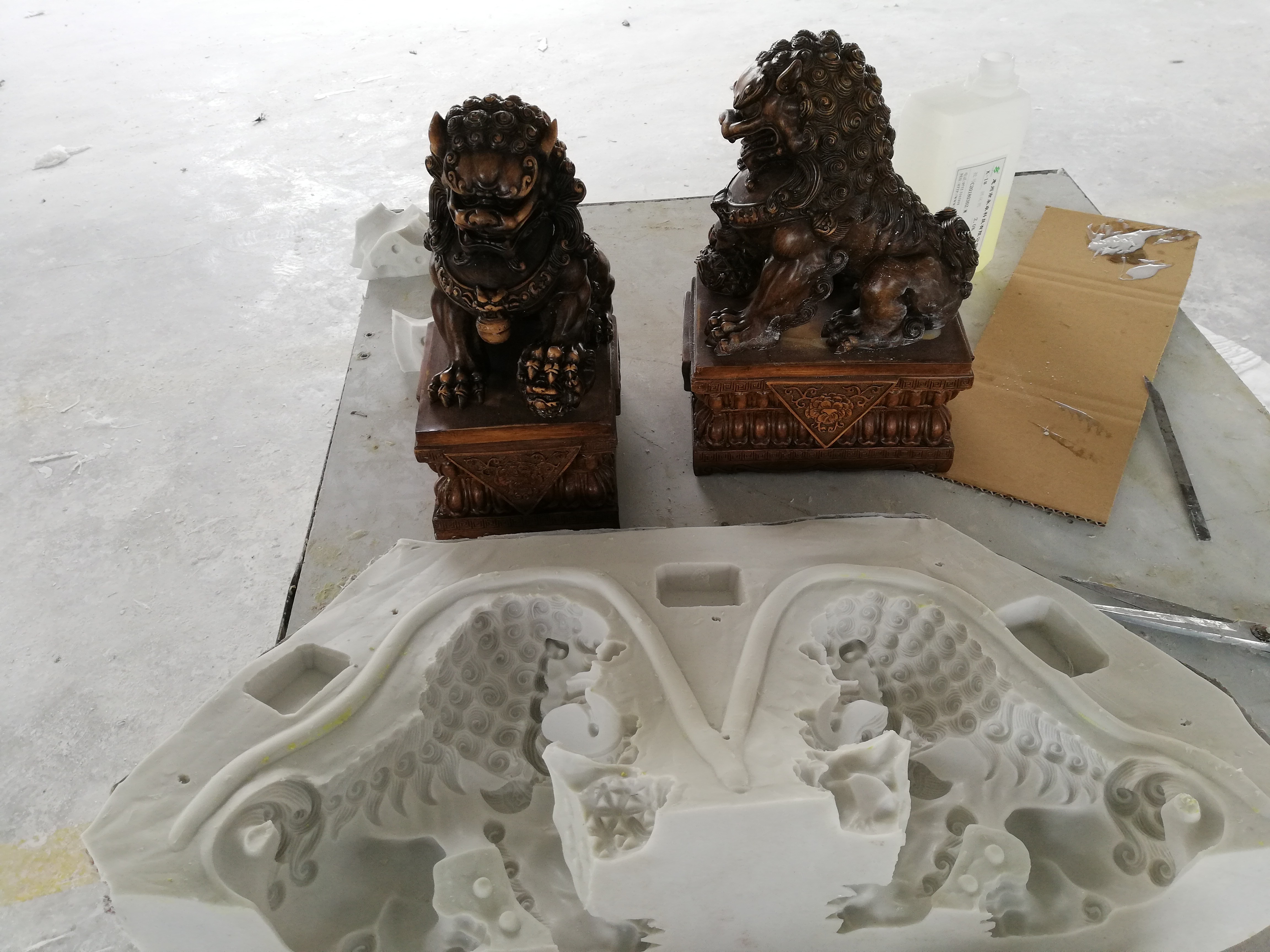 模具硅膠翻模樹脂工藝品出現(xiàn)燒模情況怎么辦 ？