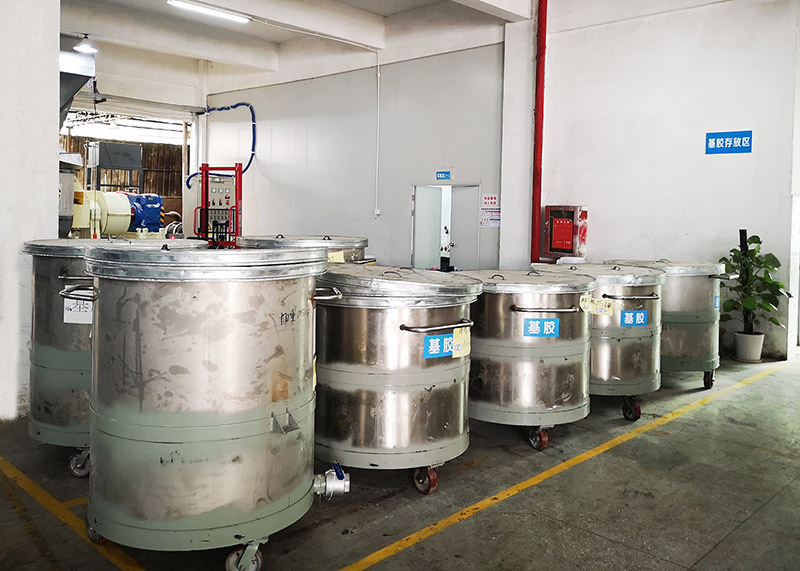 如何選擇靠譜的液體硅膠廠家？這些要點(diǎn)需牢記